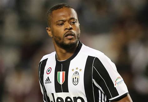 Evra: «In ogni squadra di calcio ci sono almeno due。